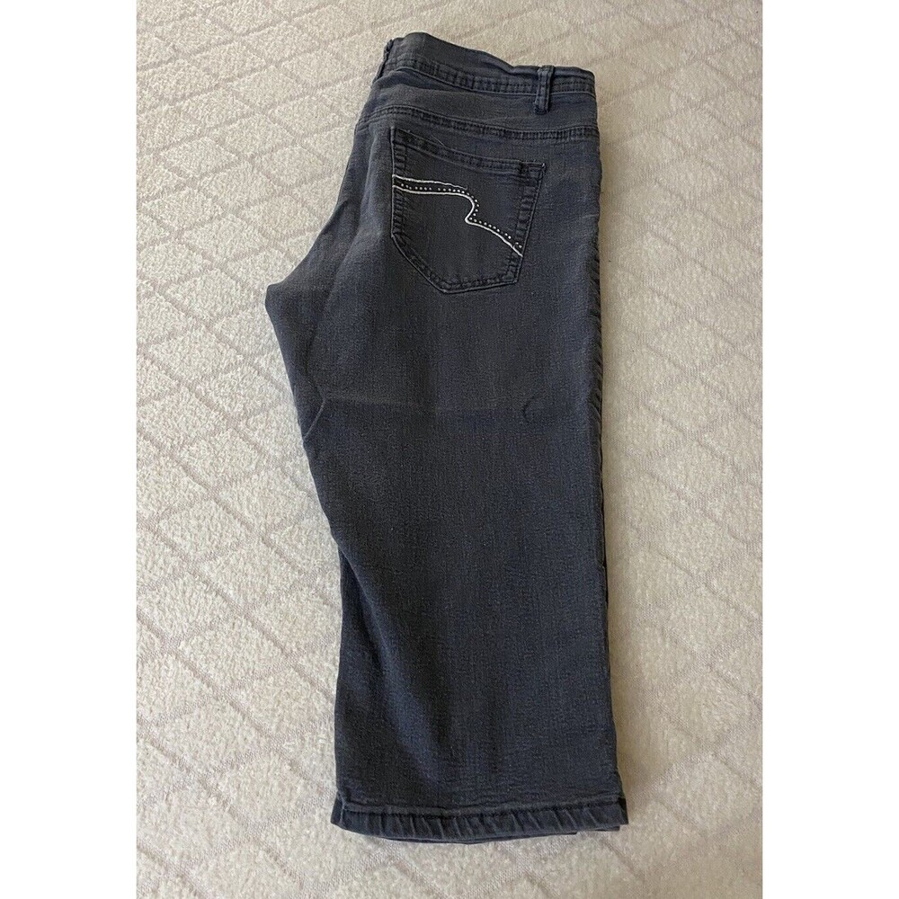 Victoria Jeans Women’s Light Black Capris Studded Back Pockets Size 14